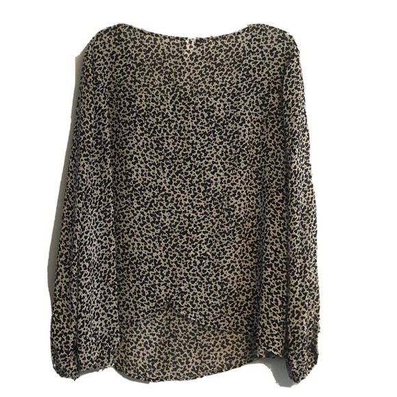 Torrid Kissing Hearts Chiffon Top - Picture 10 of 11